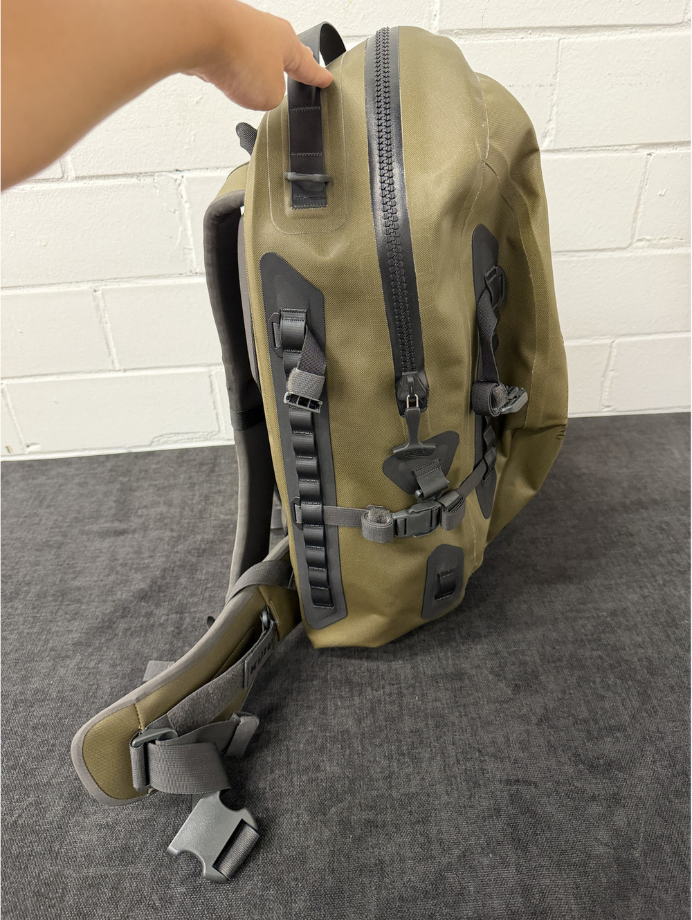 Kuiu Backpack with Padded Straps and Durable Zipper Closure - Picture 2 of 11